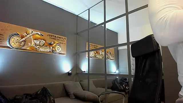 Snapshot of AronGrant chatting on March 2025 09:30:01 AM AronGrant online show from March 2025 09:30:01 AM