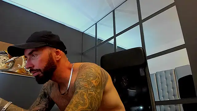 Snapshot of AronGrant chatting on September 2025 10:03:02 AM AronGrant online show from September 2025 10:03:02 AM