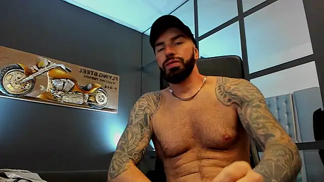 Snapshot of AronGrant chatting on November 2025 10:37:01 AM AronGrant online show from November 2025 10:37:01 AM