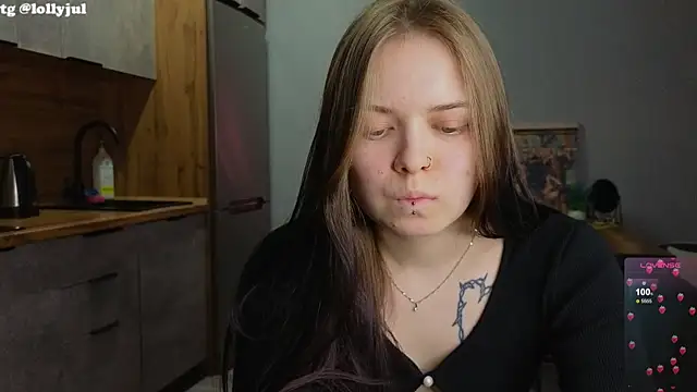 Snapshot of doll_lol_ chatting on March 2025 10:31:02 PM doll lol online show from March 2025 10:31:02 PM