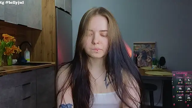 Snapshot of doll_lol_ chatting on March 2025 08:20:02 PM doll lol online show from March 2025 08:20:02 PM