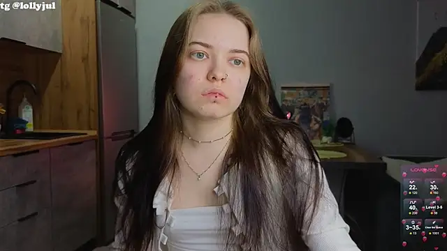 Snapshot of doll_lol_ chatting on March 2025 10:10:01 PM doll lol online show from March 2025 10:10:01 PM