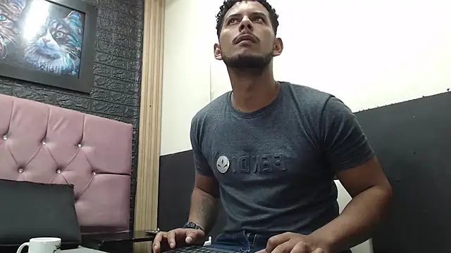 Snapshot of Chris_Dick23 chatting on October 2025 04:13:01 AM Chris Dick23 online show from October 2025 04:13:01 AM