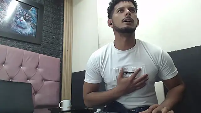 Snapshot of Chris_Dick23 chatting on October 2025 04:34:02 AM Chris Dick23 online show from October 2025 04:34:02 AM