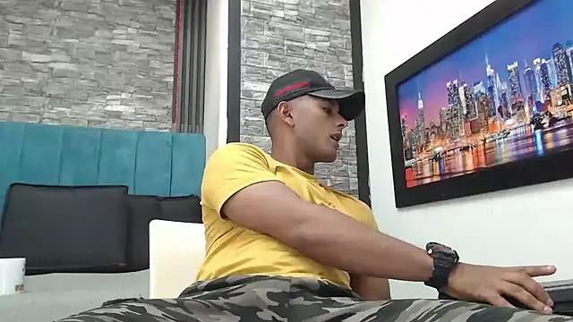 Snapshot of Chris_Dick23 chatting on November 2025 05:20:01 AM Chris Dick23 online show from November 2025 05:20:01 AM