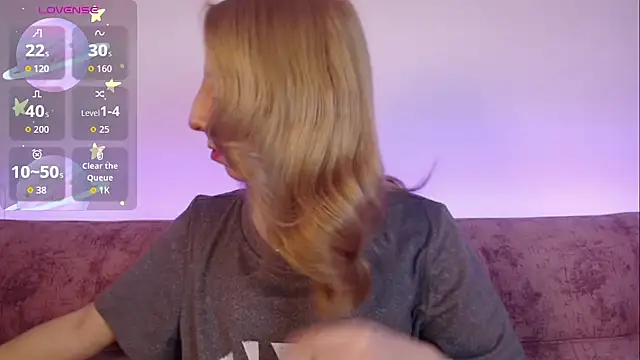 Miiaa doll online show from October 2025 12:29:01 AM