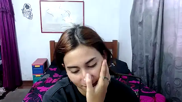 Snapshot of LadyMilk003 chatting on September 2025 03:39:01 PM LadyMilk003 online show from September 2025 03:39:01 PM