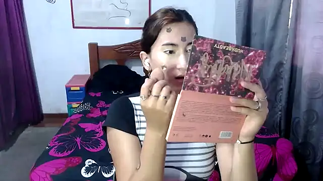 Snapshot of LadyMilk003 chatting on October 2025 03:20:01 PM LadyMilk003 online show from October 2025 03:20:01 PM