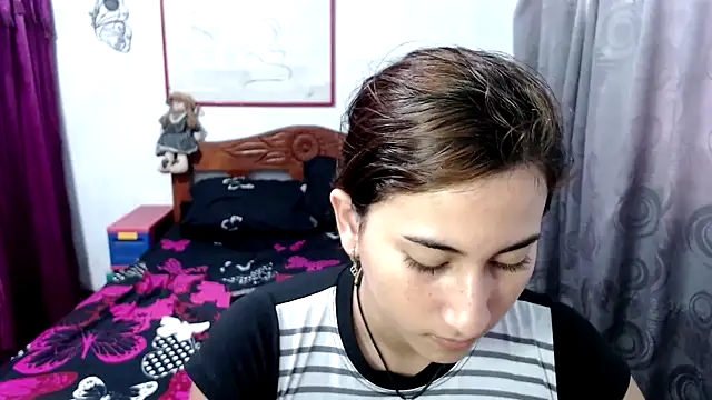 Snapshot of LadyMilk003 chatting on October 2025 03:51:02 PM LadyMilk003 online show from October 2025 03:51:02 PM