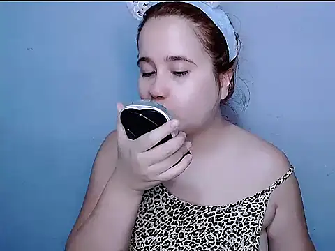 SubLayla01 online show from October 2025 05:15:02 PM