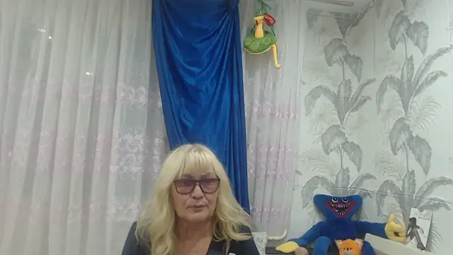 Snapshot of CamDiva113 chatting on October 2025 03:24:01 PM CamDiva113 online show from October 2025 03:24:01 PM