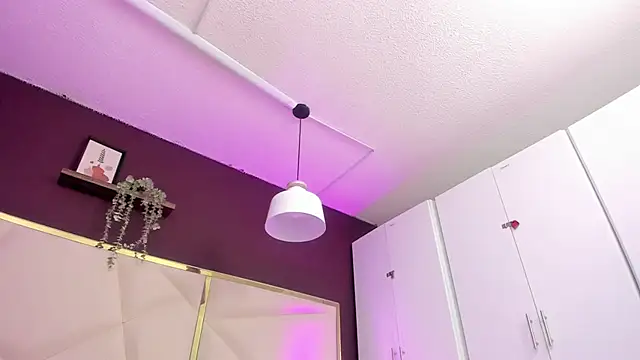 Snapshot of April_bowie chatting on October 2025 12:24:02 PM April bowie online show from October 2025 12:24:02 PM