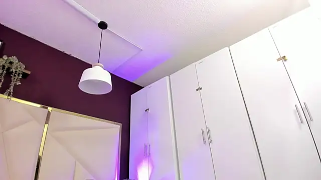 Snapshot of April_bowie chatting on November 2025 11:10:01 AM April bowie online show from November 2025 11:10:01 AM