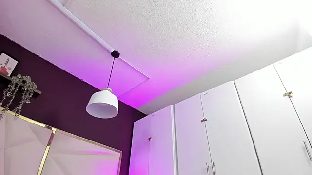 Snapshot of April_bowie chatting on November 2025 11:21:01 AM April bowie online show from November 2025 11:21:01 AM