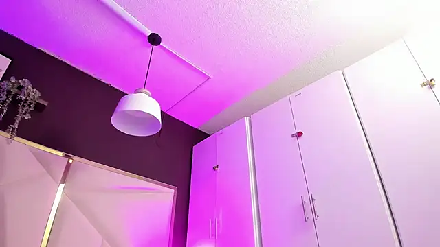 Snapshot of April_bowie chatting on November 2025 11:20:02 AM April bowie online show from November 2025 11:20:02 AM