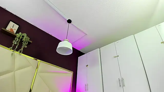 Snapshot of April_bowie chatting on November 2025 11:07:01 AM April bowie online show from November 2025 11:07:01 AM