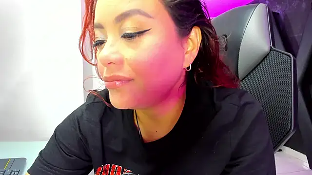 Snapshot of DarlingBDSM_ chatting on October 2025 01:22:02 PM DarlingBDSM online show from October 2025 01:22:02 PM