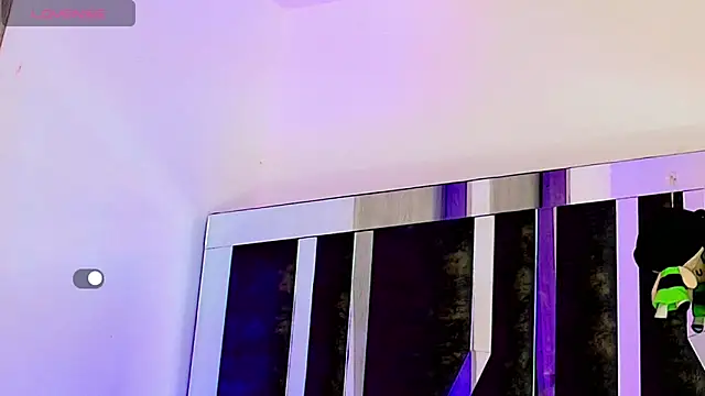 Snapshot of honey_skin chatting on September 2025 05:01:02 AM honey skin online show from September 2025 05:01:02 AM