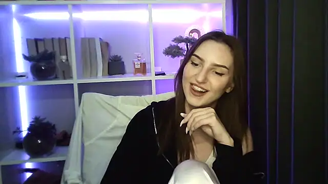 X Alisa online show from September 2025 07:30:02 PM