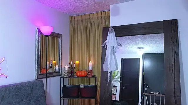 Katrin-1 online show from October 2025 10:21:02 PM