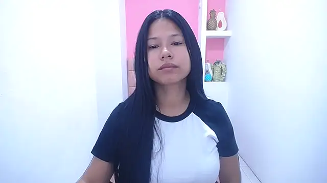 Snapshot of Letty_Plugxo chatting on March 2025 01:29:02 PM Letty Plugxo online show from March 2025 01:29:02 PM