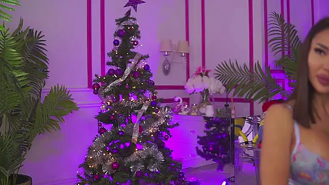 MissMooon online show from December 2024 07:03:02 AM