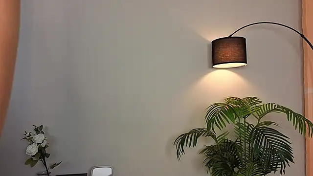 Snapshot of Naomi_Girly chatting on October 2025 04:10:01 AM Naomi Girly online show from October 2025 04:10:01 AM