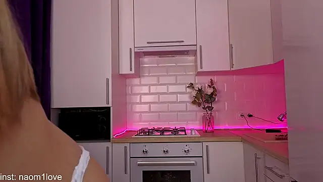 Snapshot of Naomi_Girly chatting on October 2025 03:01:02 PM Naomi Girly online show from October 2025 03:01:02 PM