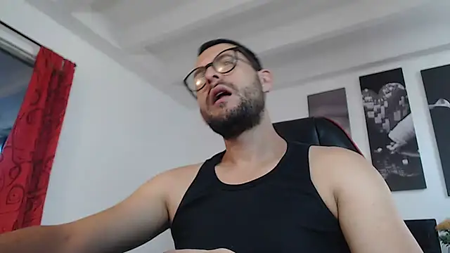 Jerry hot1 online show from December 2024 12:19:01 PM