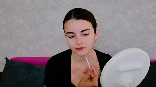 Miss Arwen online show from September 2025 05:00:02 AM