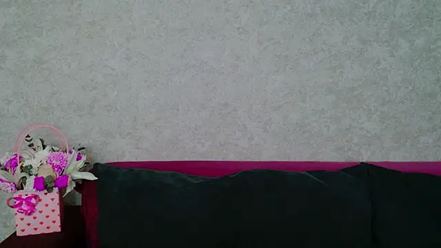 Miss Arwen online show from November 2025 02:43:02 AM