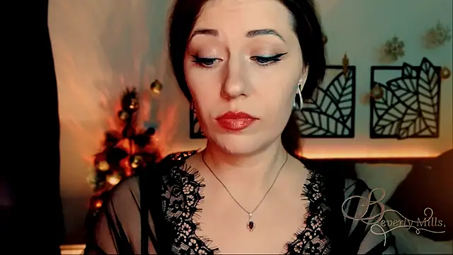 Snapshot of MissBeverlyMills chatting on January 2025 04:13:01 PM MissBeverlyMills online show from January 2025 04:13:01 PM