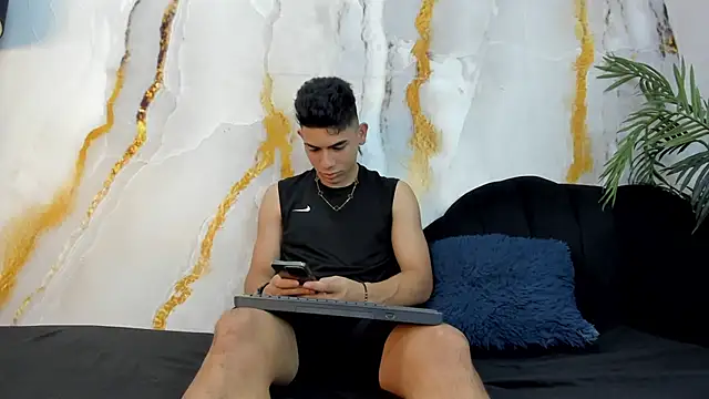 andrew rose  online show from October 2025 03:21:01 PM