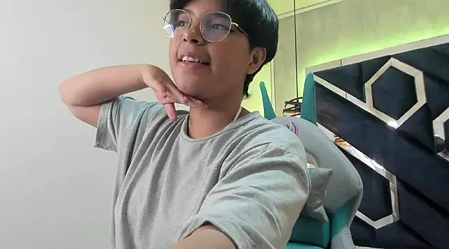 Snapshot of Emmapark_ chatting on February 2025 06:38:01 PM Emmapark online show from February 2025 06:38:01 PM