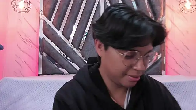 Snapshot of Emmapark_ chatting on February 2025 01:29:02 AM Emmapark online show from February 2025 01:29:02 AM