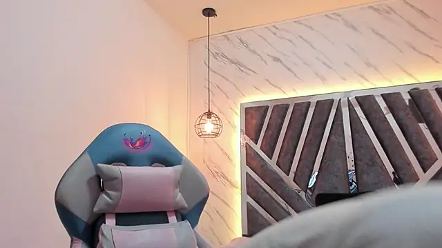 Snapshot of Emmapark_ chatting on February 2025 01:02:01 AM Emmapark online show from February 2025 01:02:01 AM