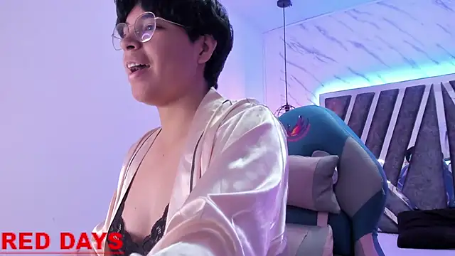 Snapshot of Emmapark_ chatting on February 2025 04:42:02 PM Emmapark online show from February 2025 04:42:02 PM