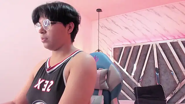 Snapshot of Emmapark_ chatting on February 2025 06:37:01 PM Emmapark online show from February 2025 06:37:01 PM