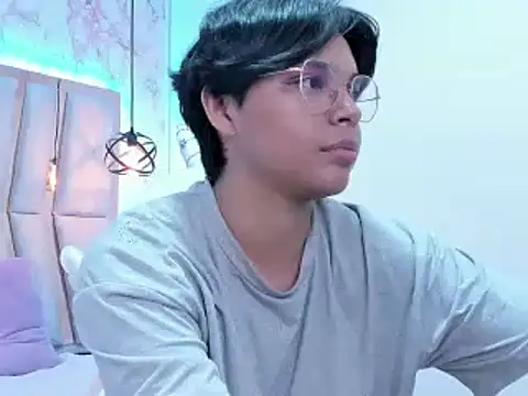 Snapshot of Emmapark_ chatting on February 2025 12:47:02 AM Emmapark online show from February 2025 12:47:02 AM