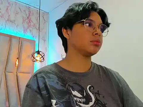 Snapshot of Emmapark_ chatting on February 2025 06:42:02 PM Emmapark online show from February 2025 06:42:02 PM