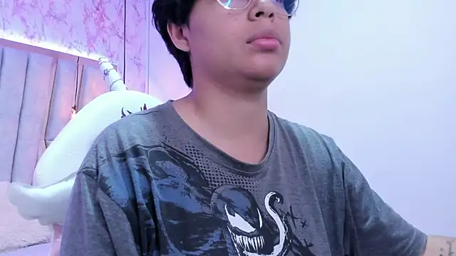 Snapshot of Emmapark_ chatting on March 2025 06:32:01 PM Emmapark online show from March 2025 06:32:01 PM