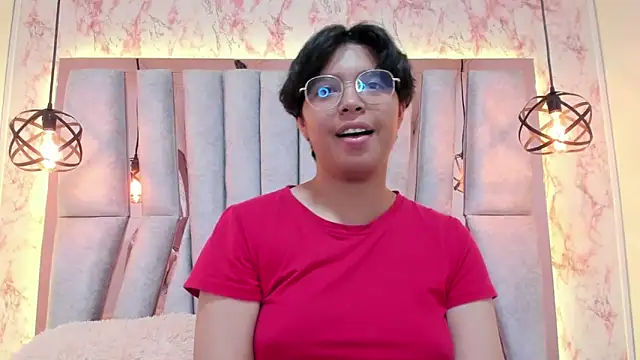 Snapshot of Emmapark_ chatting on March 2025 12:42:02 AM Emmapark online show from March 2025 12:42:02 AM