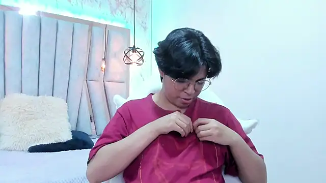 Snapshot of Emmapark_ chatting on March 2025 09:59:02 PM Emmapark online show from March 2025 09:59:02 PM