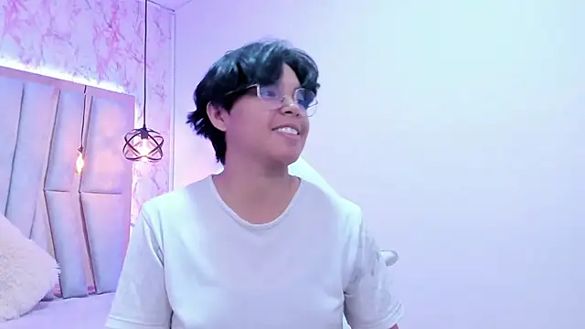 Snapshot of Emmapark_ chatting on March 2025 06:05:02 PM Emmapark online show from March 2025 06:05:02 PM