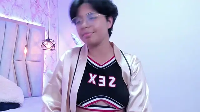 Snapshot of Emmapark_ chatting on March 2025 09:08:02 PM Emmapark online show from March 2025 09:08:02 PM