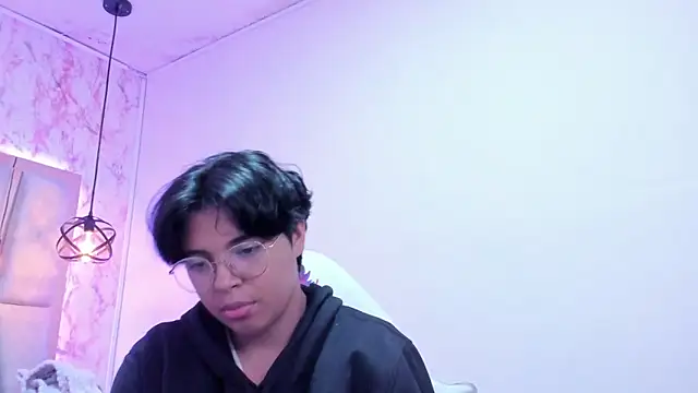 Snapshot of Emmapark_ chatting on March 2025 02:21:02 PM Emmapark online show from March 2025 02:21:02 PM