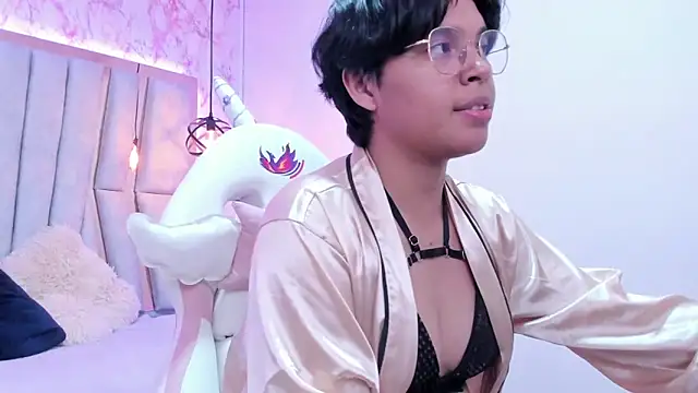 Snapshot of Emmapark_ chatting on March 2025 10:53:01 PM Emmapark online show from March 2025 10:53:01 PM