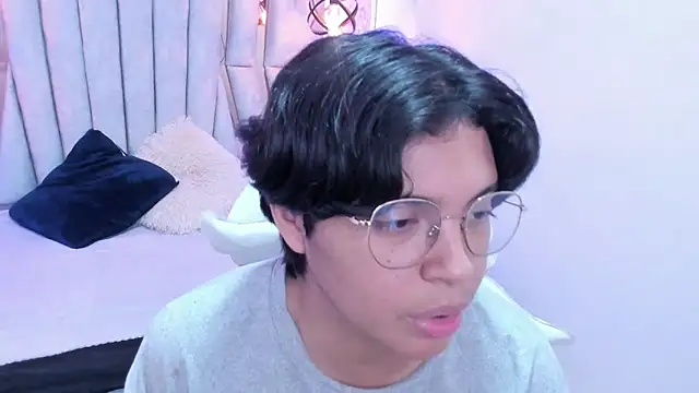 Snapshot of Emmapark_ chatting on March 2025 02:46:02 PM Emmapark online show from March 2025 02:46:02 PM