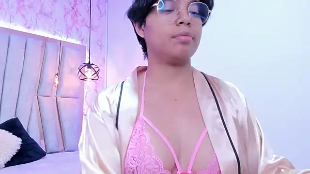 Snapshot of Emmapark_ chatting on March 2025 02:32:02 PM Emmapark online show from March 2025 02:32:02 PM