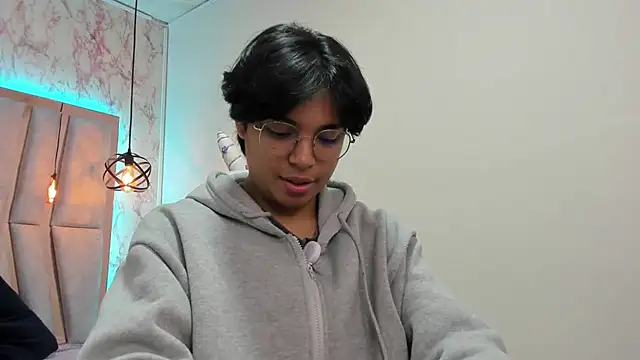 Snapshot of Emmapark_ chatting on March 2025 11:22:02 AM Emmapark online show from March 2025 11:22:02 AM